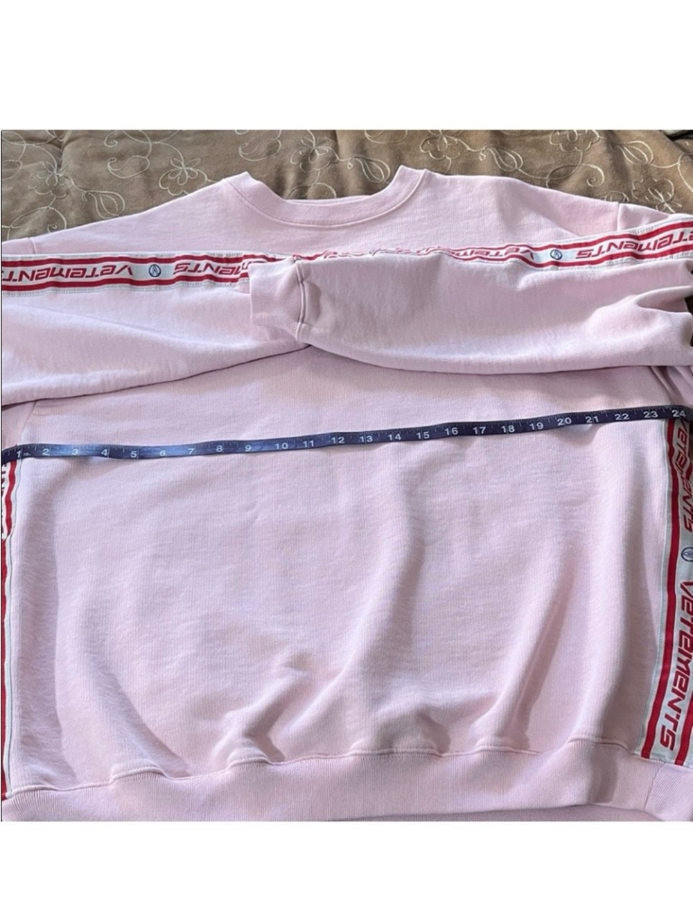 Vetements Embroidered Logo Crewneck Sweatshirt Pink Unisex Sz M - Oversized - Picture 7 of 13